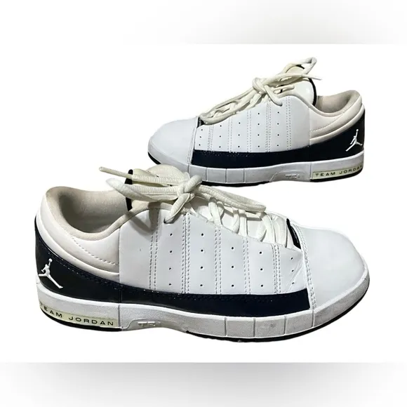 White Air Jordan Te 2_ boys size 3