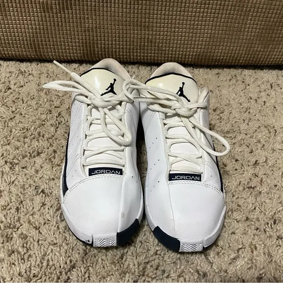 White Air Jordan Te 2_ boys size 3