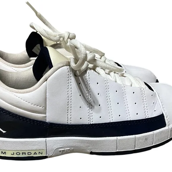 White Air Jordan Te 2_ boys size 3