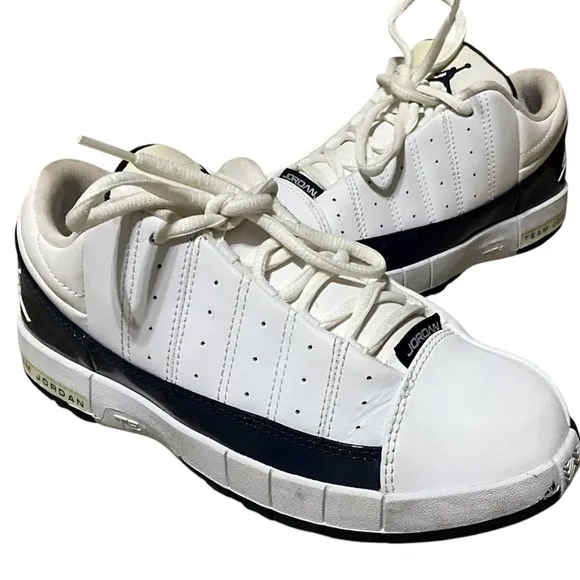 White Air Jordan Te 2_ boys size 3