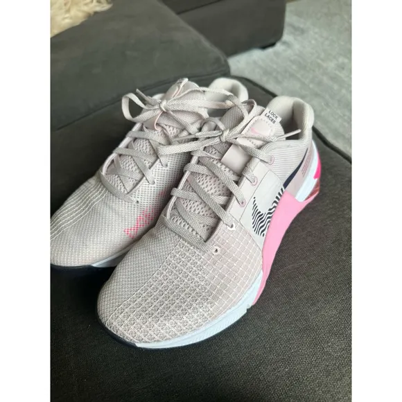 Women's Nike Metcon Training Shoes Size 10 Pink
