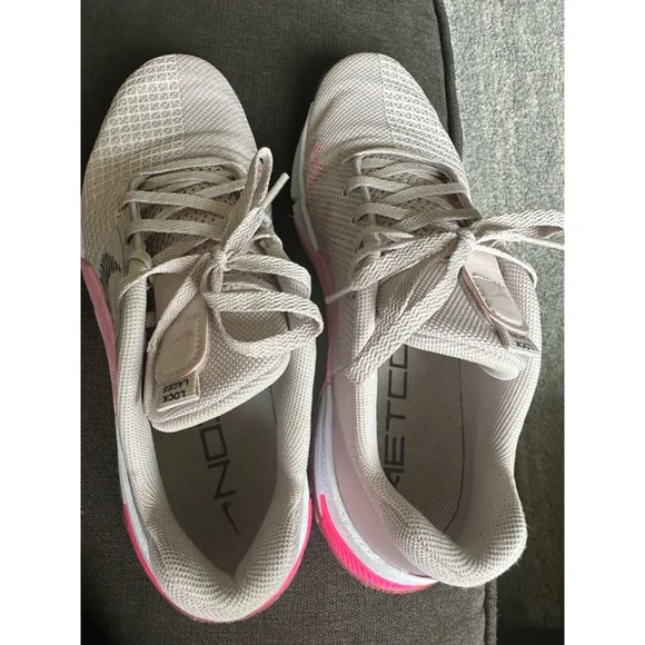 Women's Nike Metcon Training Shoes Size 10 Pink