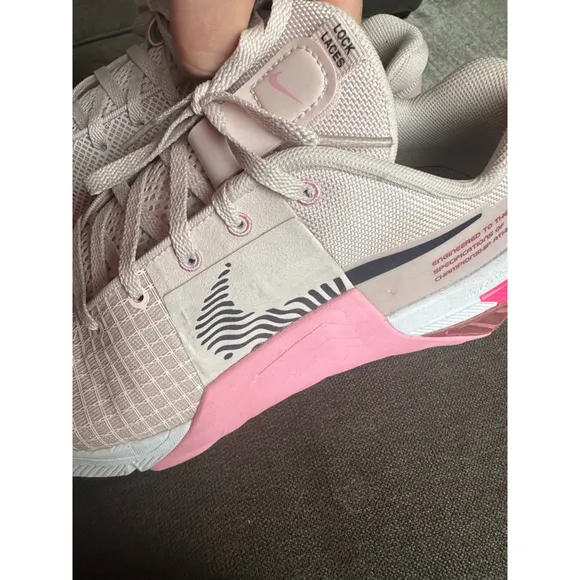 Women's Nike Metcon Training Shoes Size 10 Pink